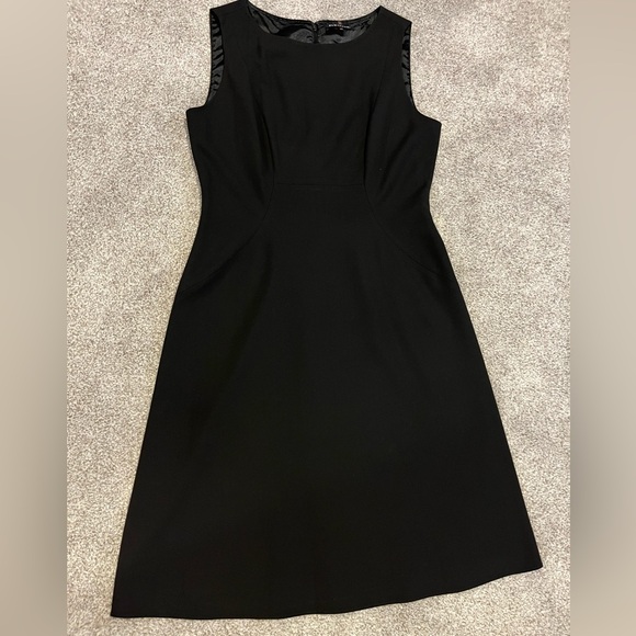 Elie Tahari Dresses & Skirts - Elie Tahari Black Midi Dress